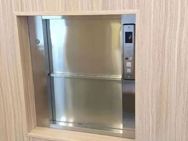 传菜梯